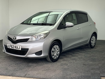Used Toyota Yaris 2012 for sale - 79645799: Photo