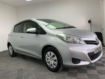 Used Toyota Yaris 2012 for sale - 79645799: Photo
