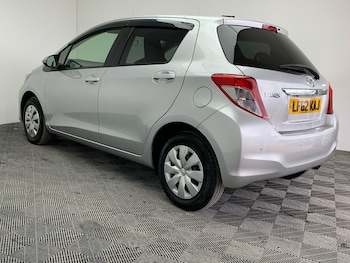Used Toyota Yaris 2012 for sale - 79645799: Photo