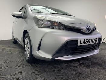 Used Toyota Yaris 2015 for sale - 79830729: Photo