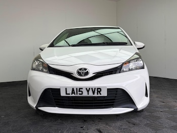 Used Toyota Yaris 2015 for sale - 79645291: Photo