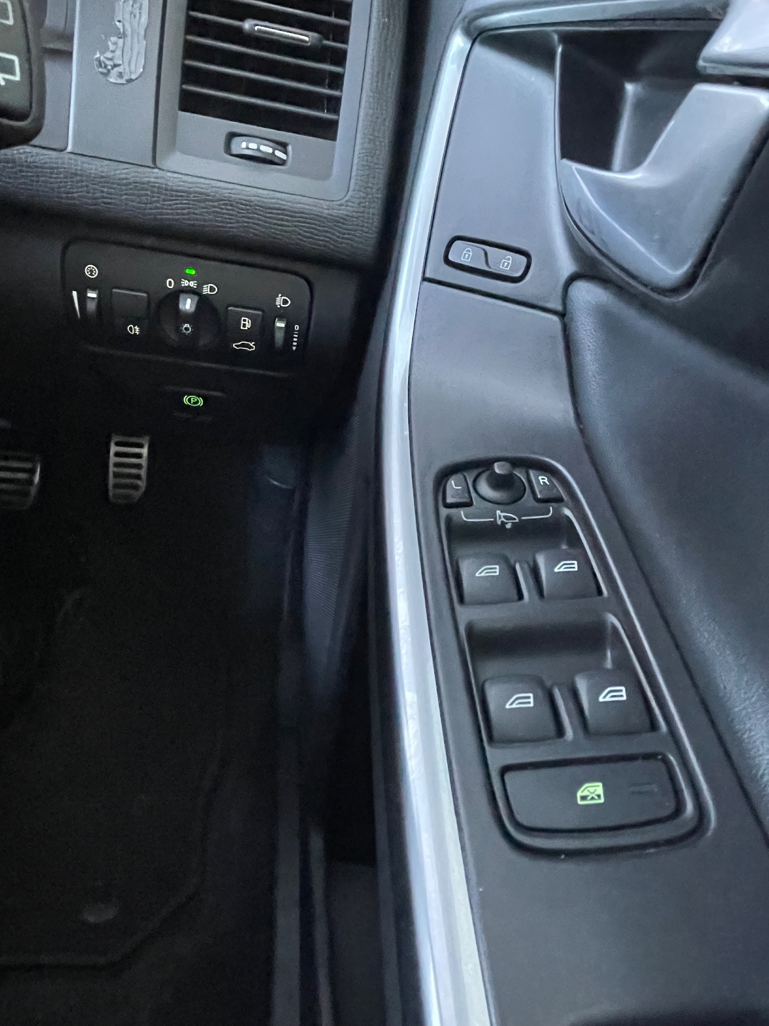 Vehicle 28