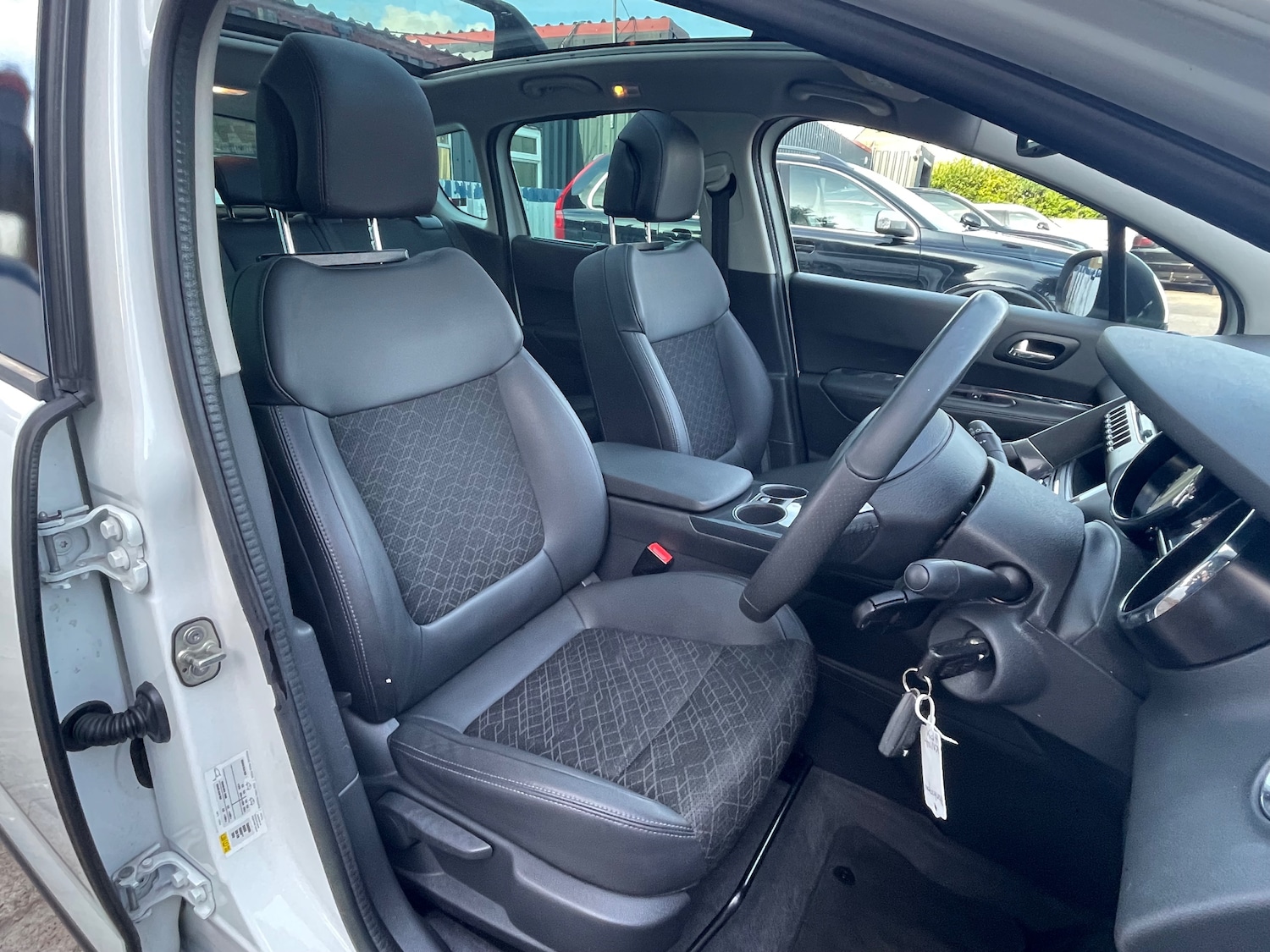 Used Peugeot 3008 2014 for sale - 76234850: Photo 11