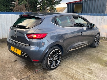 Used Renault Clio 2019 for sale - 76685546: Photo