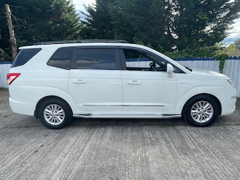 Used Ssangyong Turismo 2016 for sale - 75216392: Photo