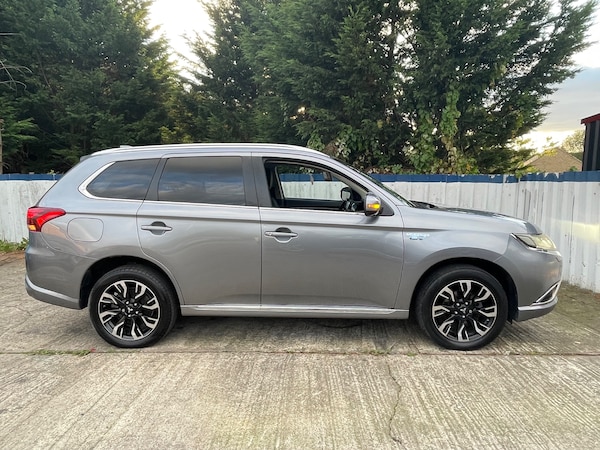 Used Mitsubishi Outlander 2018 for sale - 76234856: Photo 2