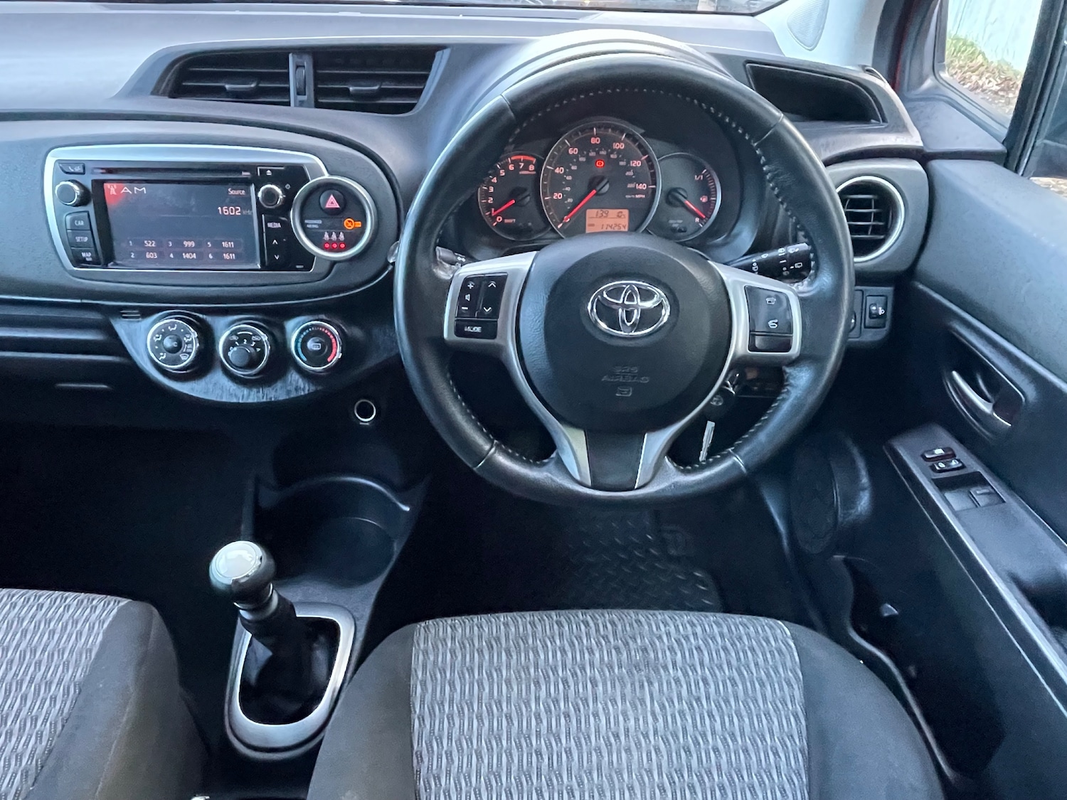 Used Toyota Yaris 2013 for sale - 76469106: Photo 12