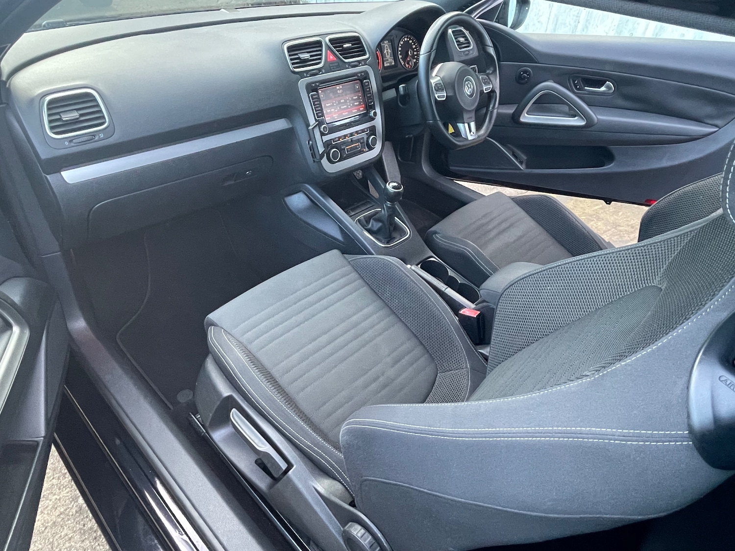 Used Volkswagen Scirocco 2010 for sale - 76750871: Photo 21