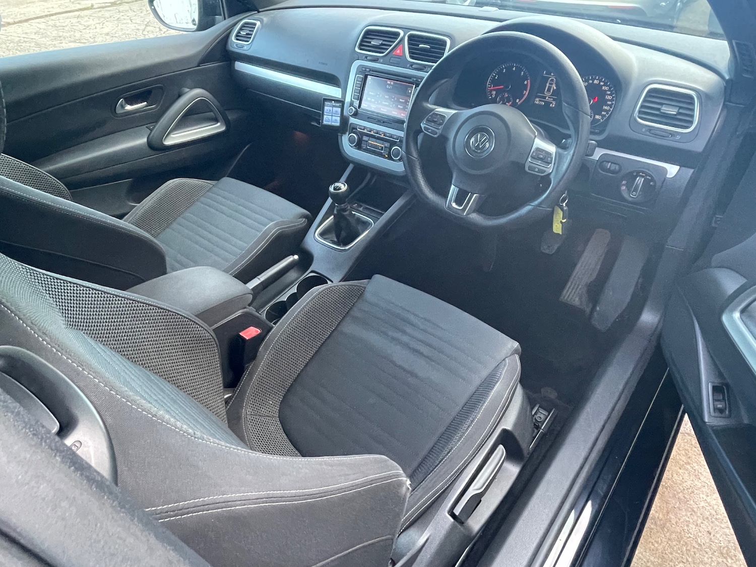 Used Volkswagen Scirocco 2010 for sale - 76750871: Photo 22