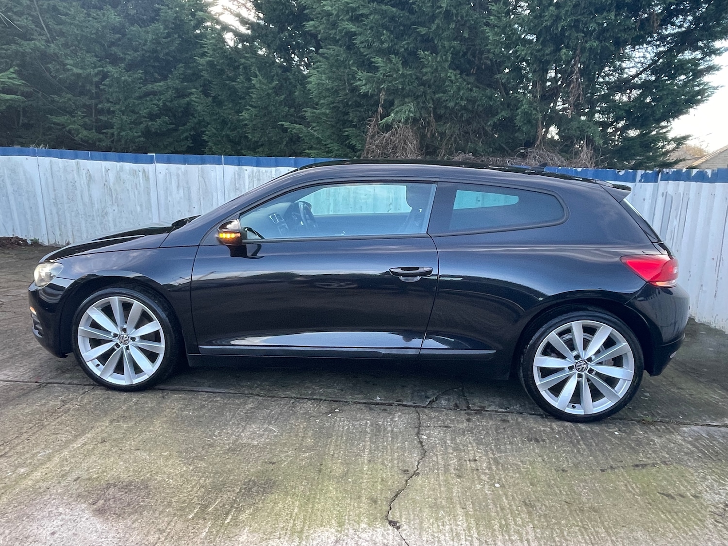 Used Volkswagen Scirocco 2010 for sale - 76750871: Photo 6