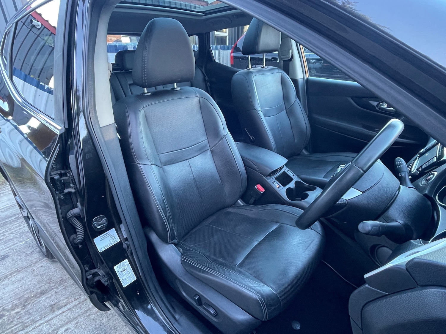 Used Nissan Qashqai 2015 for sale - 76317405: Photo 11