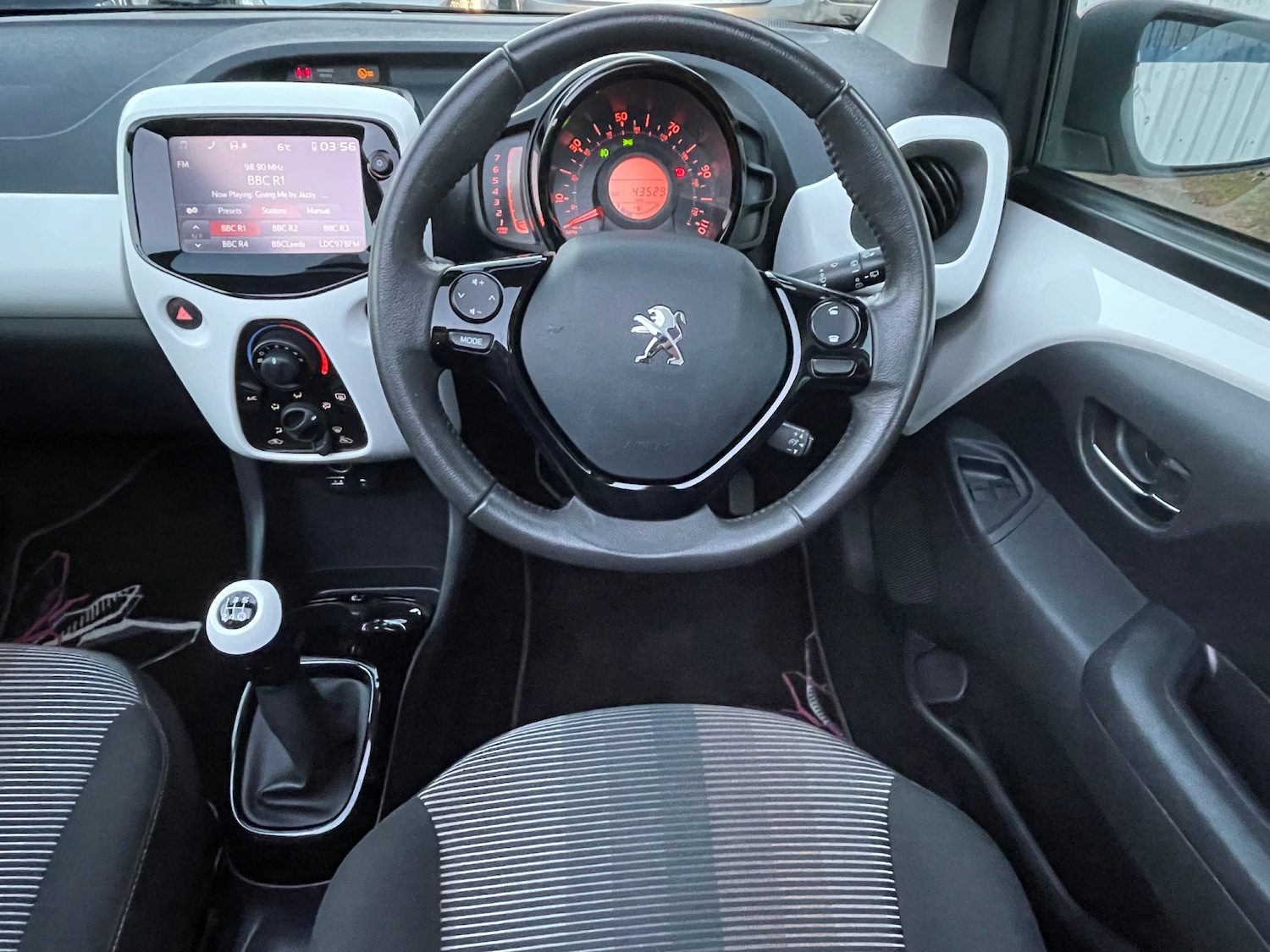 Used Peugeot 108 2014 for sale - 76653835: Photo 12