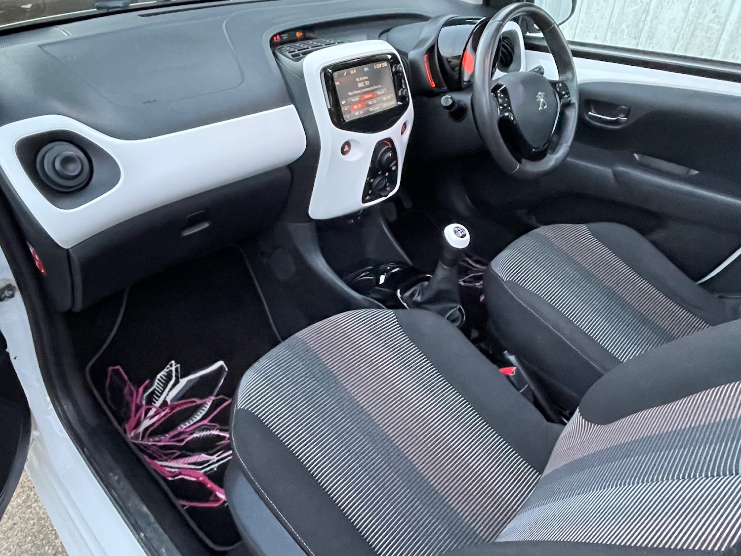 Used Peugeot 108 2014 for sale - 76653835: Photo 21