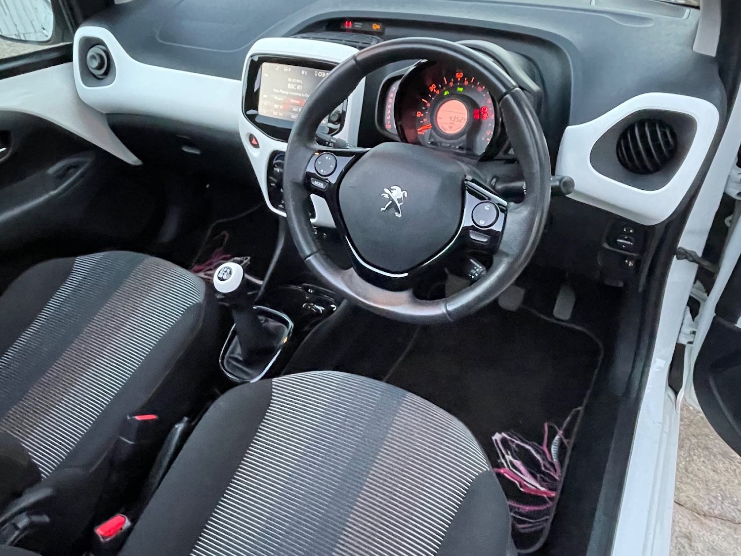 Used Peugeot 108 2014 for sale - 76653835: Photo 23