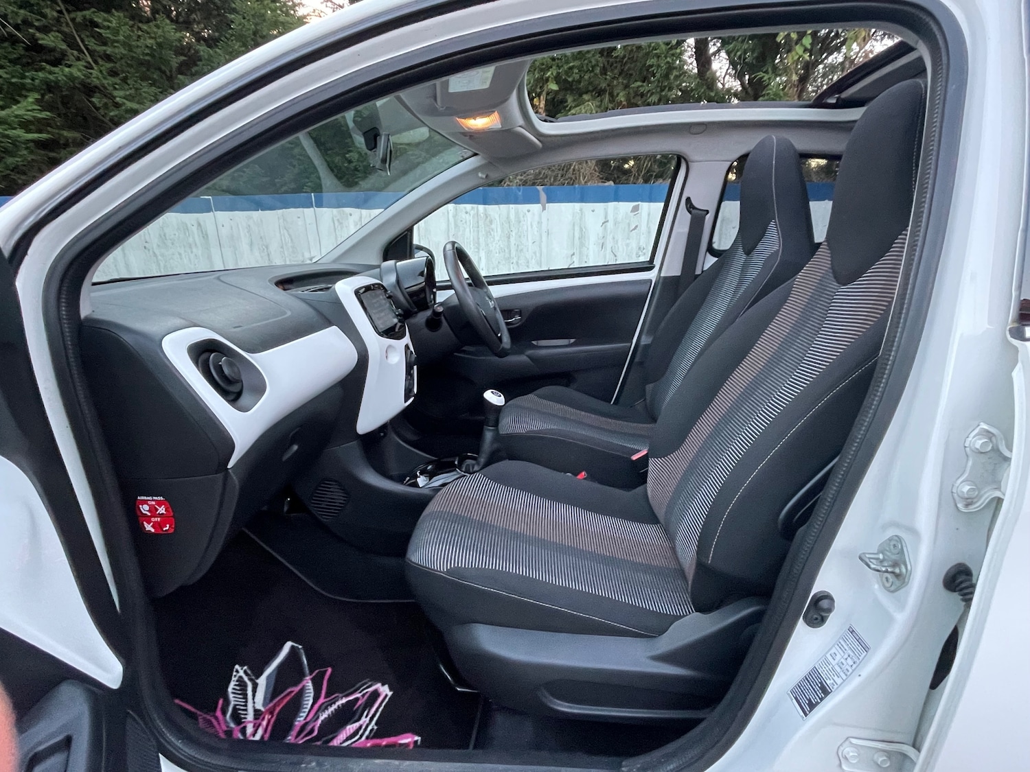 Used Peugeot 108 2014 for sale - 76653835: Photo 9