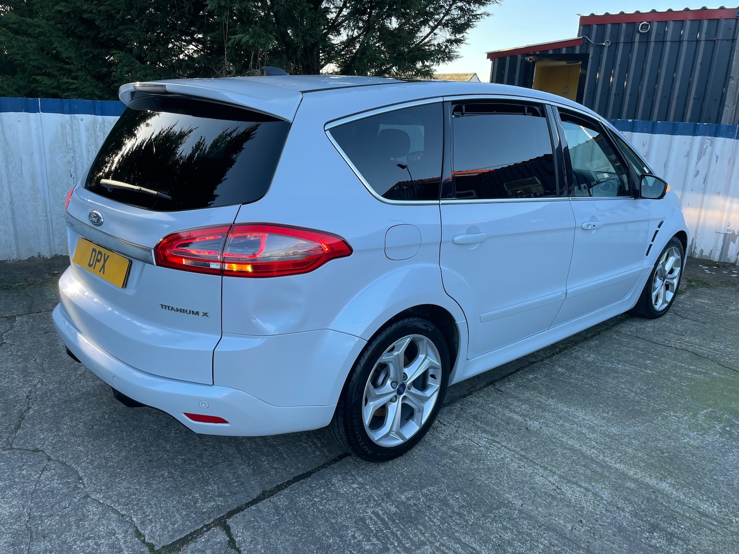 Used Ford S-Max 2015 for sale - 77919058: Photo 3