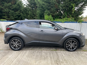Used Toyota C-HR 2017 for sale - 76234859: Photo