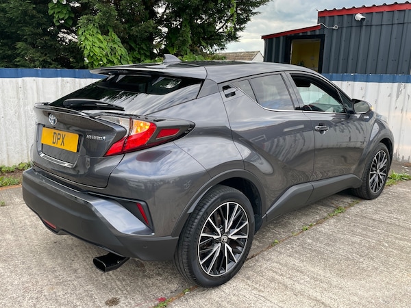 Used Toyota C-HR 2017 for sale - 76234859: Photo 3