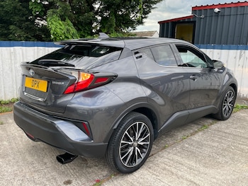Used Toyota C-HR 2017 for sale - 76234859: Photo