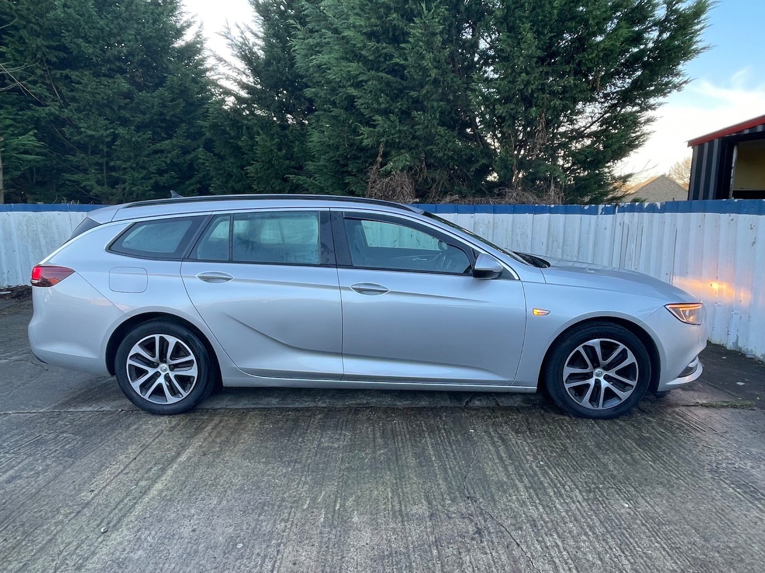 Used Vauxhall Insignia 2019 for sale - 76750870: Photo 2