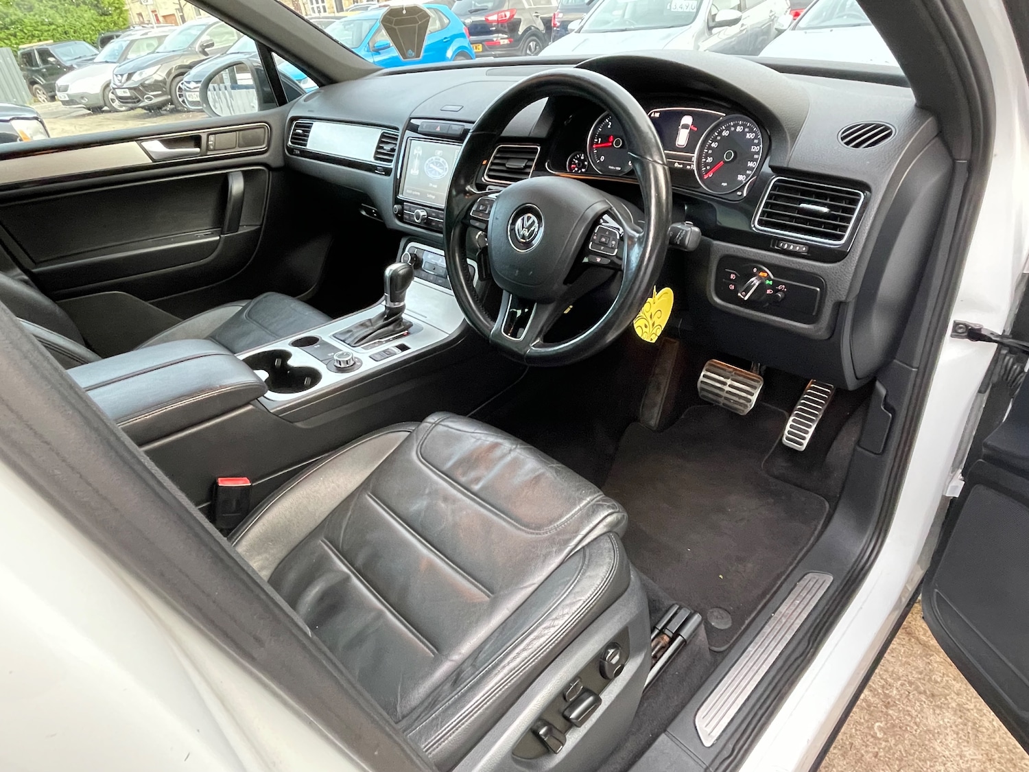 Used Volkswagen Touareg 2012 for sale - 76434549: Photo 23