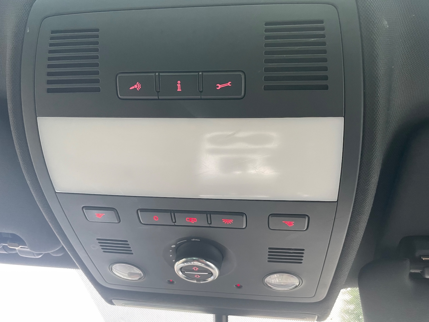 Used Volkswagen Touareg 2012 for sale - 76434549: Photo 33