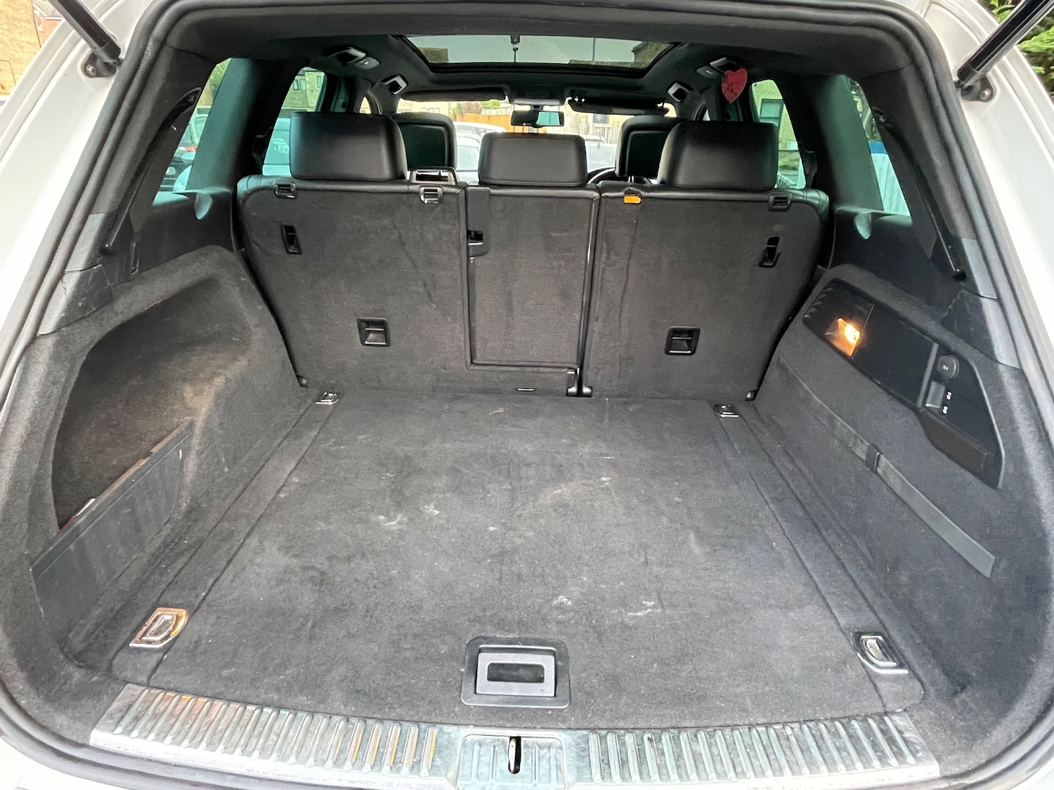 Used Volkswagen Touareg 2012 for sale - 76434549: Photo 34