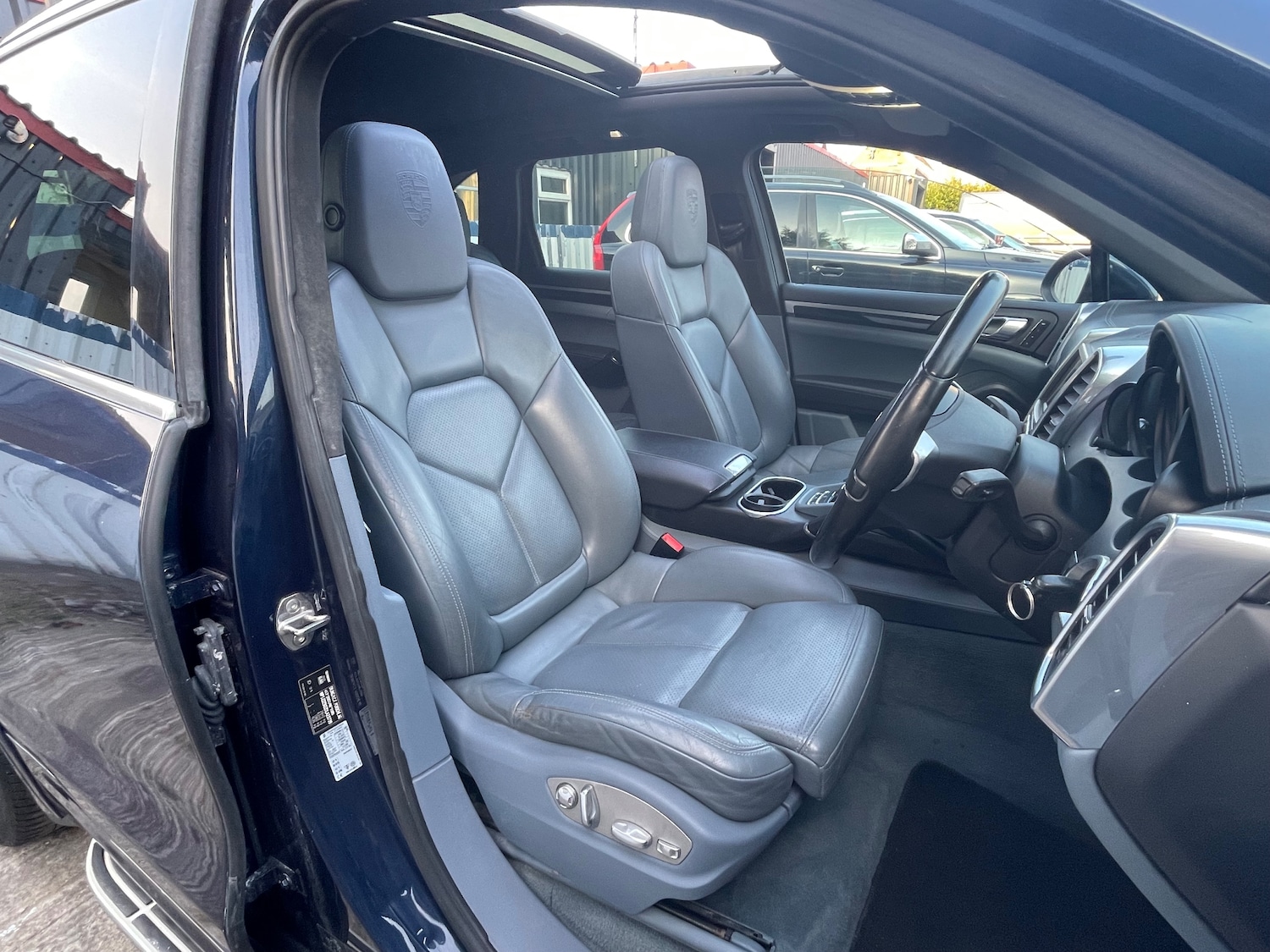 Used Porsche Cayenne 2012 for sale - 77981424: Photo 11