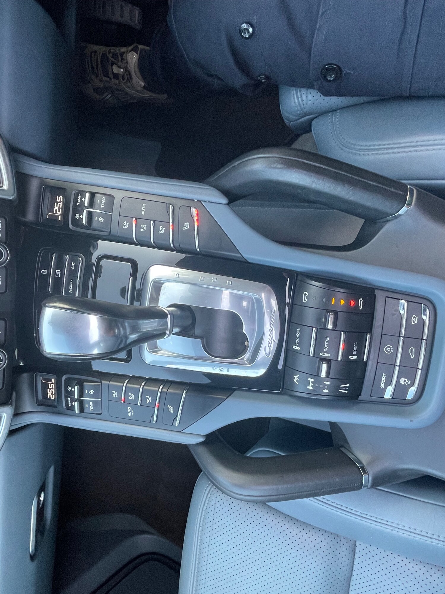 Used Porsche Cayenne 2012 for sale - 77981424: Photo 24