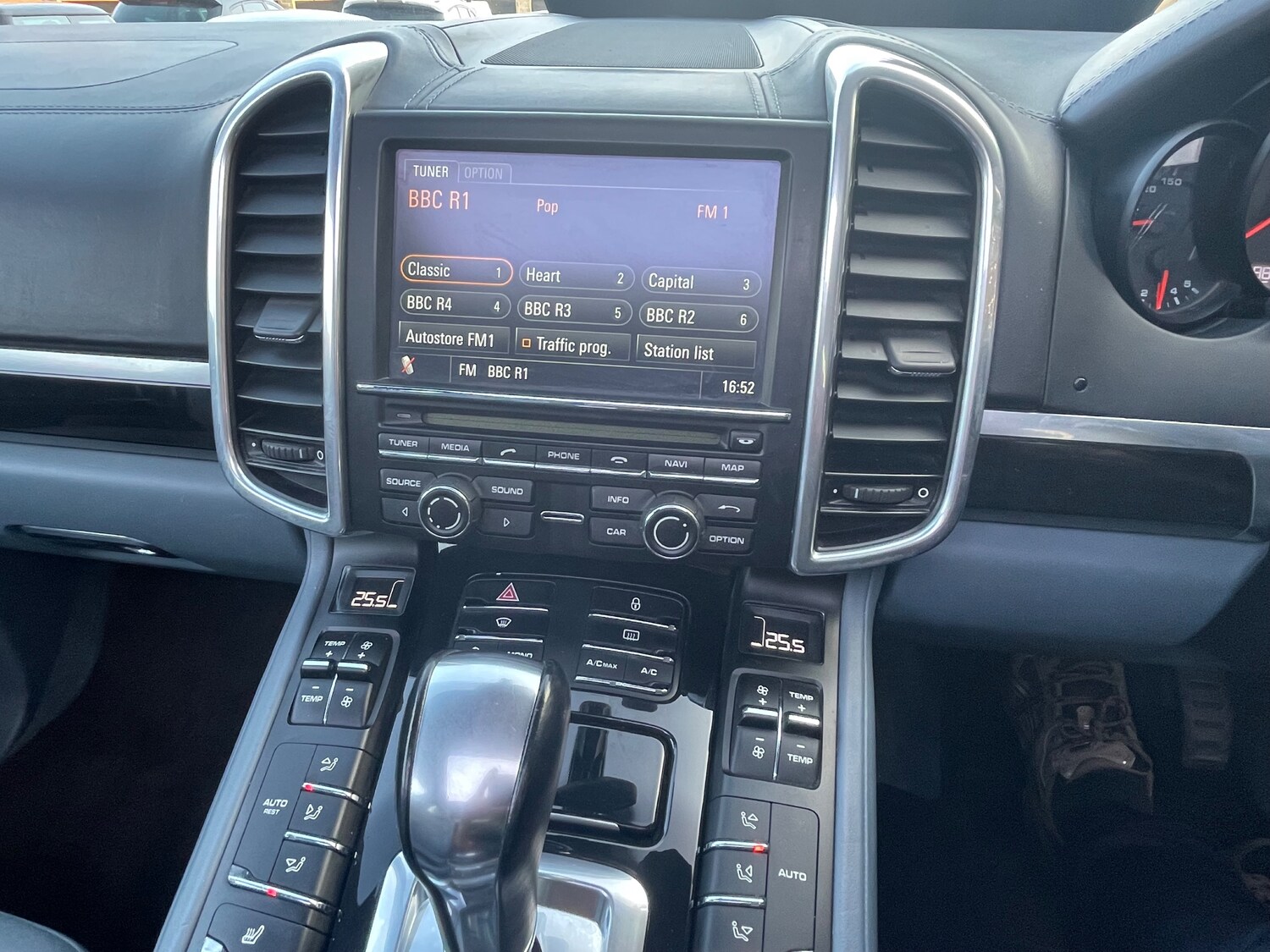 Used Porsche Cayenne 2012 for sale - 77981424: Photo 25