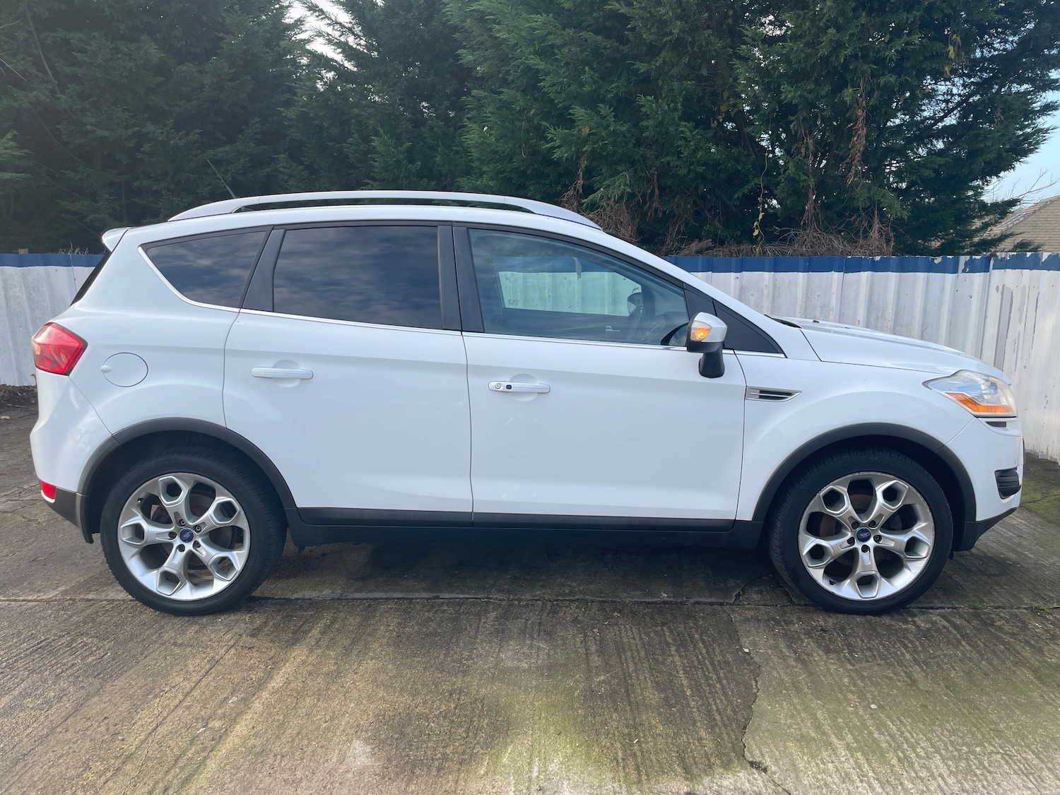 Used Ford Kuga 2011 for sale - 76754750: Photo 2