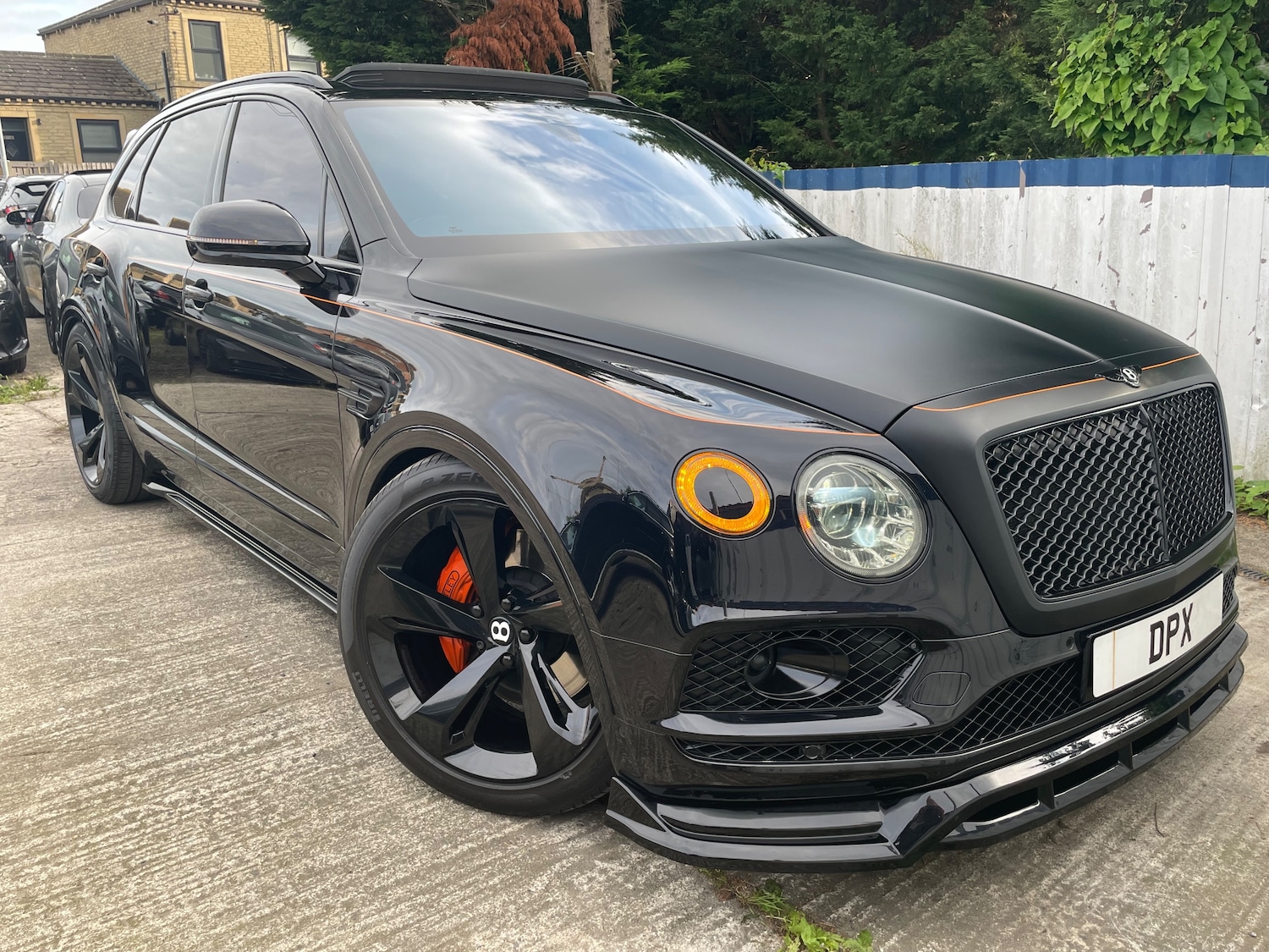Used Bentley Bentayga 2017 for sale - 76234860: Photo 1