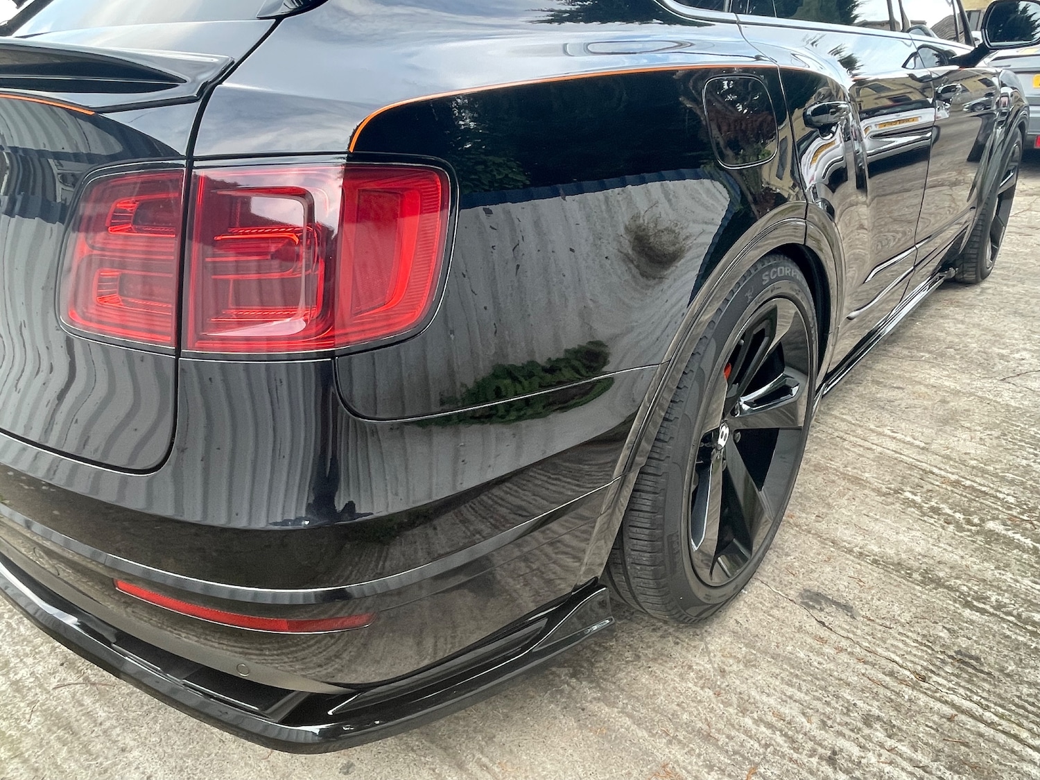 Used Bentley Bentayga 2017 for sale - 76234860: Photo 16