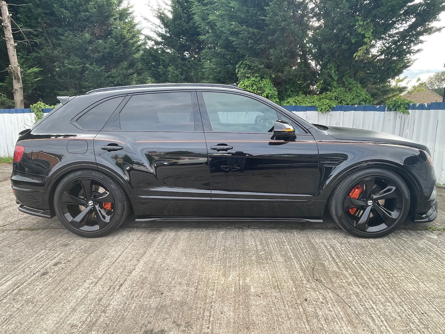 Used Bentley Bentayga 2017 for sale - 76234860: Photo 2