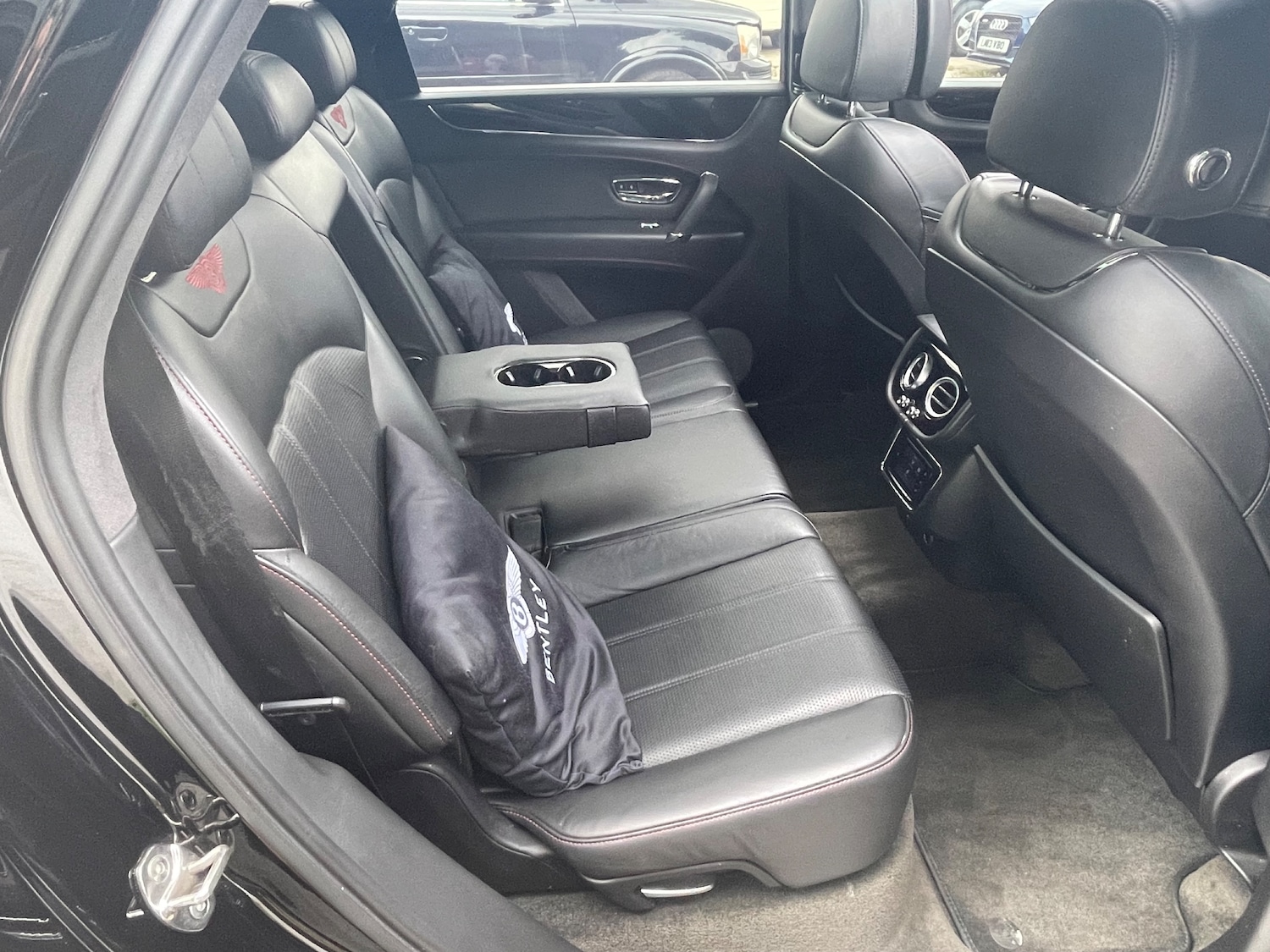 Used Bentley Bentayga 2017 for sale - 76234860: Photo 23