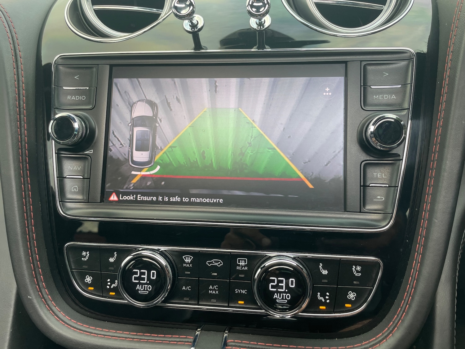 Used Bentley Bentayga 2017 for sale - 76234860: Photo 32