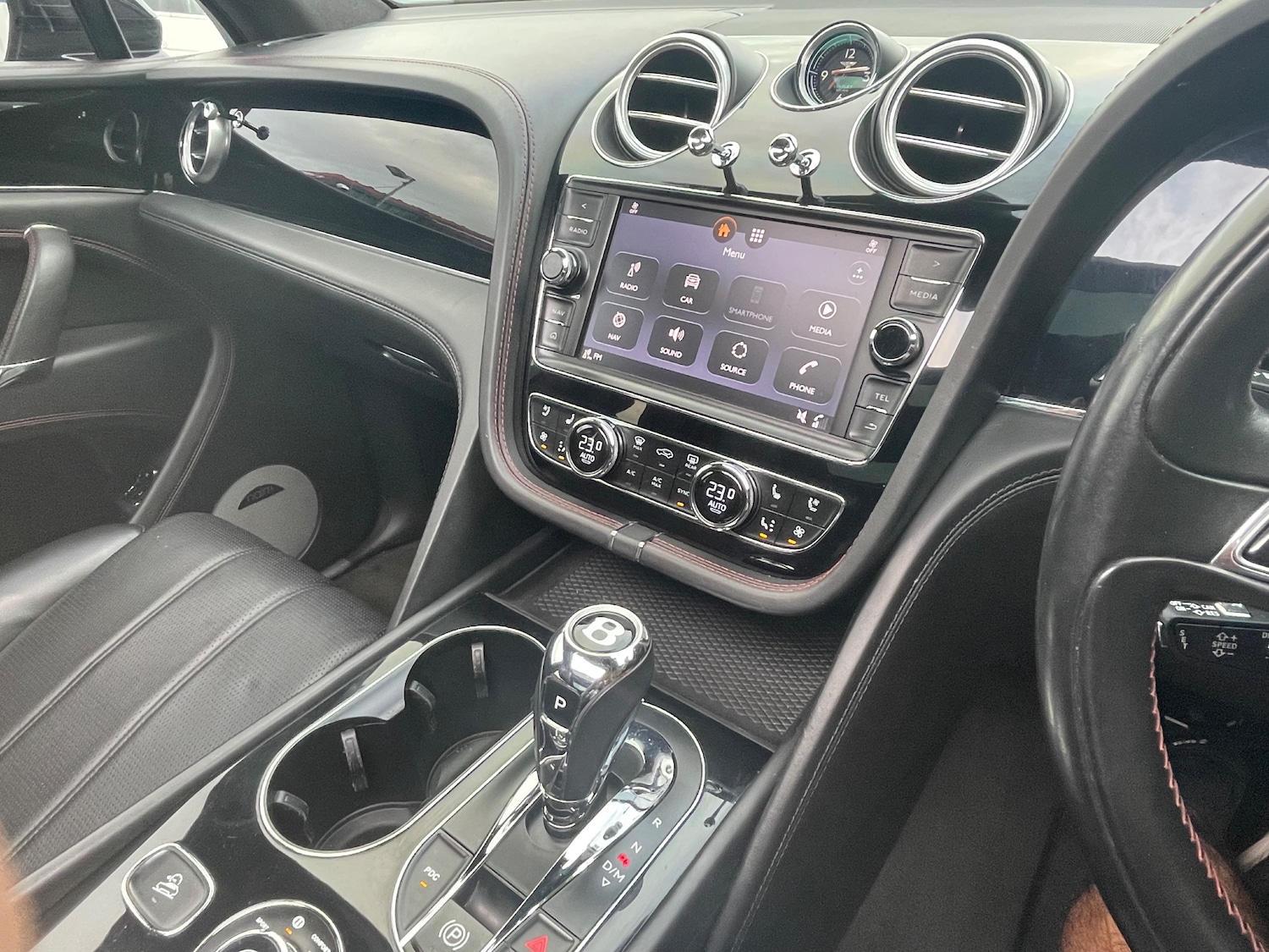 Used Bentley Bentayga 2017 for sale - 76234860: Photo 36