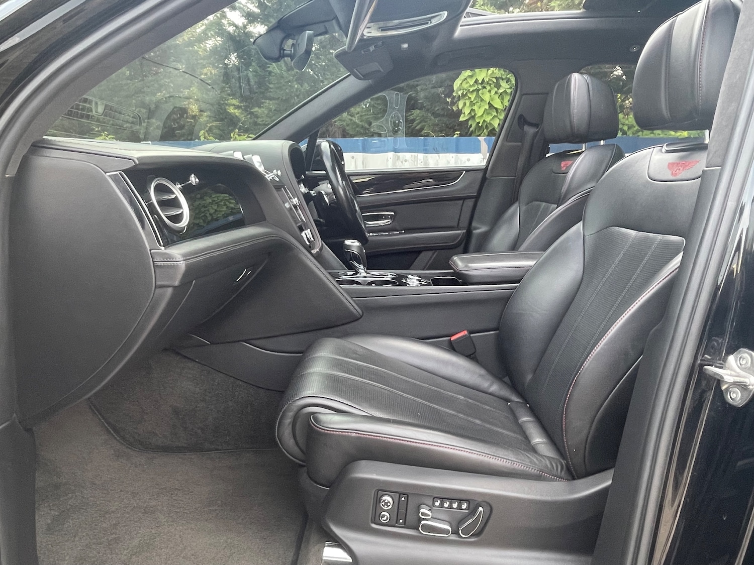 Used Bentley Bentayga 2017 for sale - 76234860: Photo 9