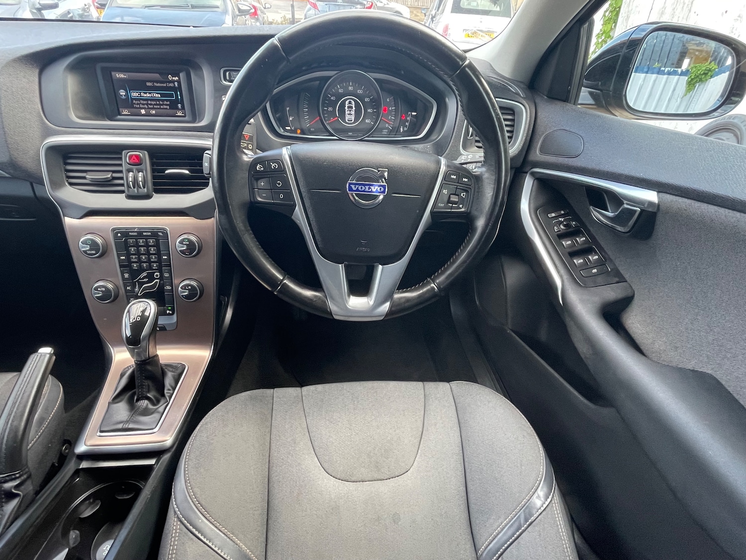 Used Volvo V40 Cross Country 2014 for sale - 76234861: Photo 12