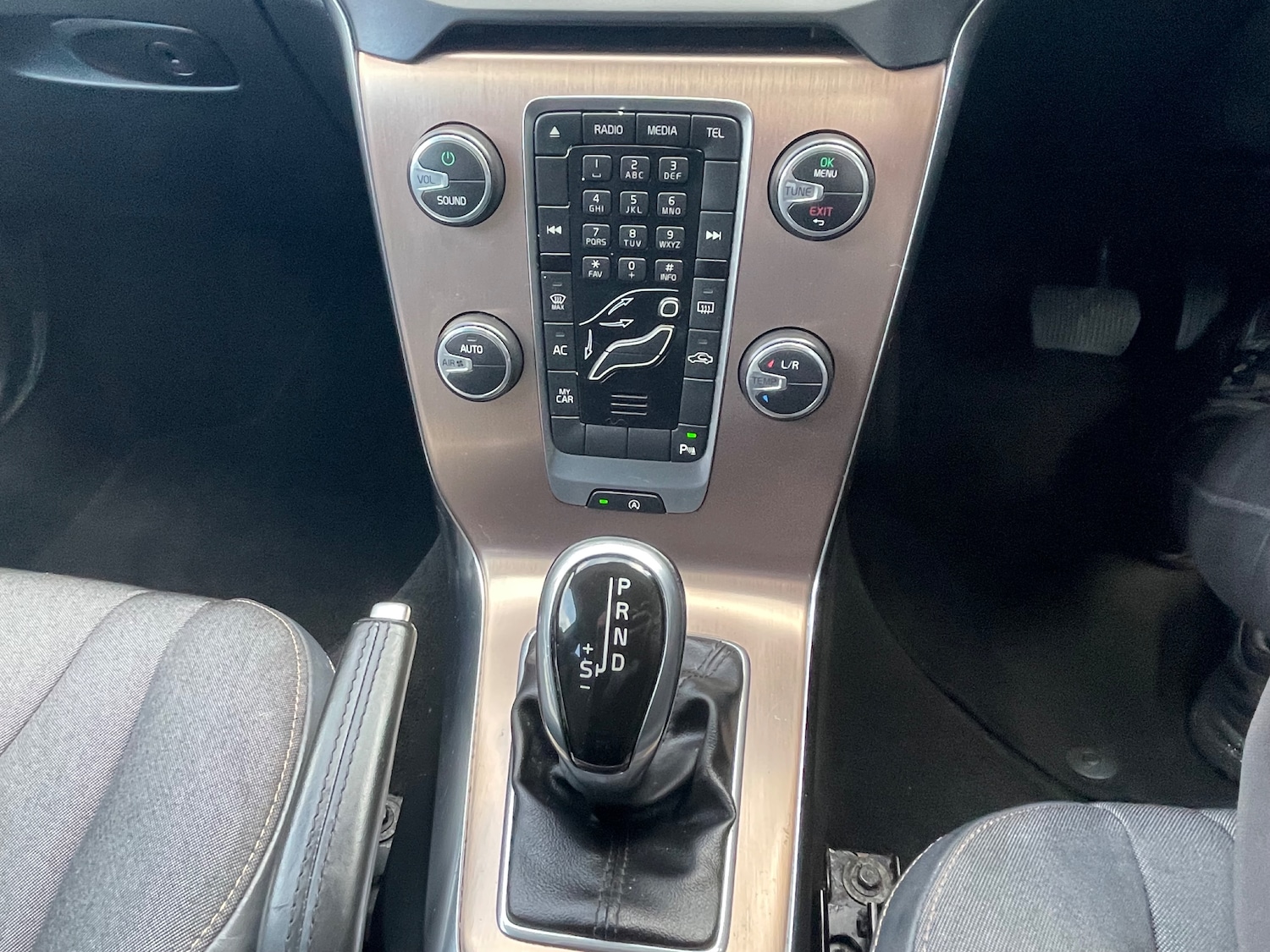 Used Volvo V40 Cross Country 2014 for sale - 76234861: Photo 23