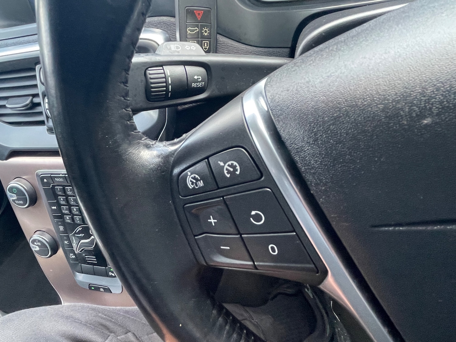 Used Volvo V40 Cross Country 2014 for sale - 76234861: Photo 26