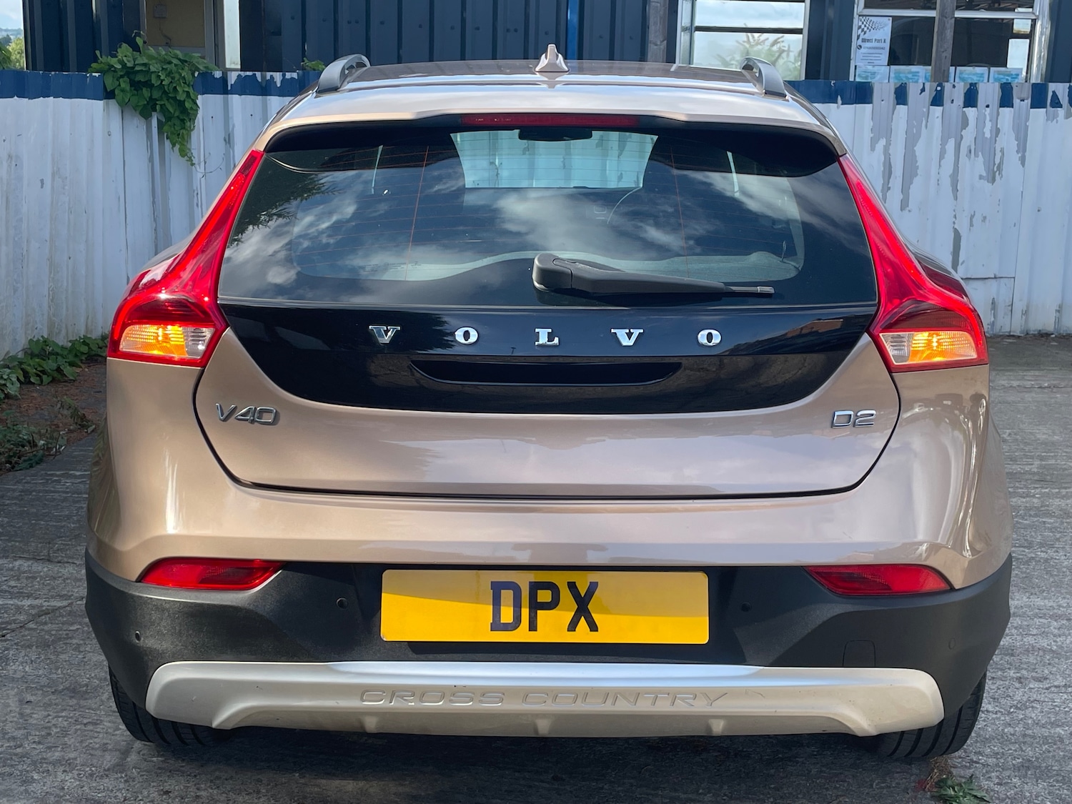 Used Volvo V40 Cross Country 2014 for sale - 76234861: Photo 4