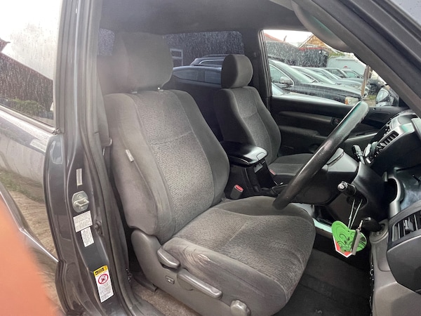Used Toyota Landcruiser 2003 for sale - 76234852: Photo 11
