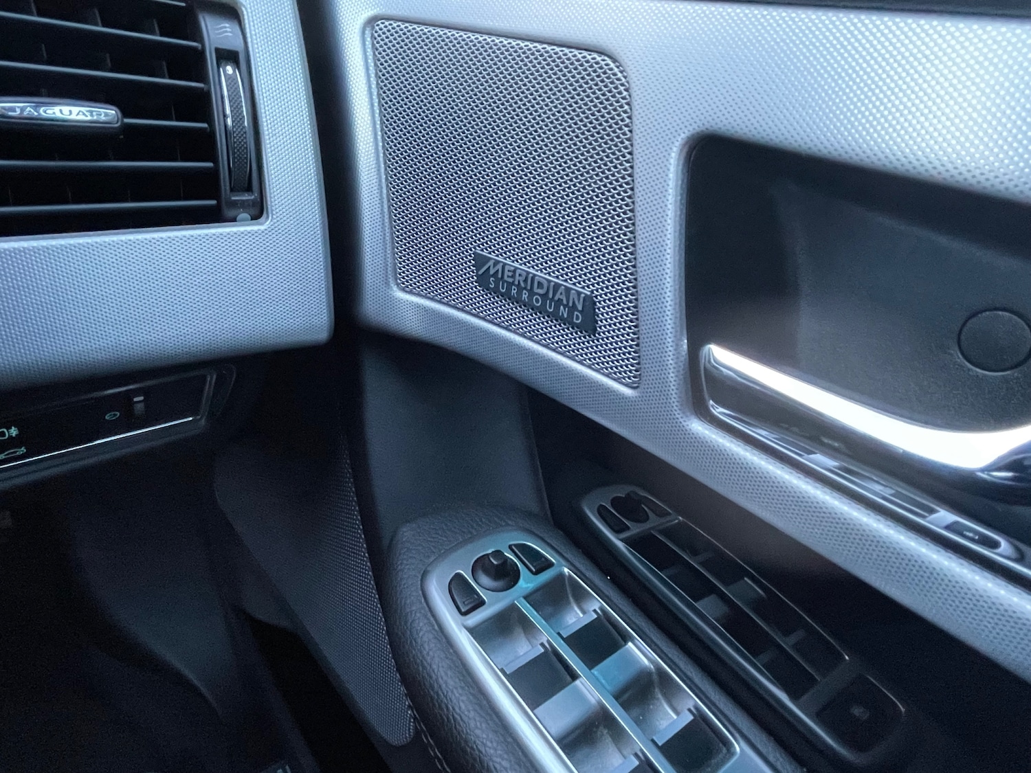 Used Jaguar XF 2015 for sale - 76386860: Photo 30