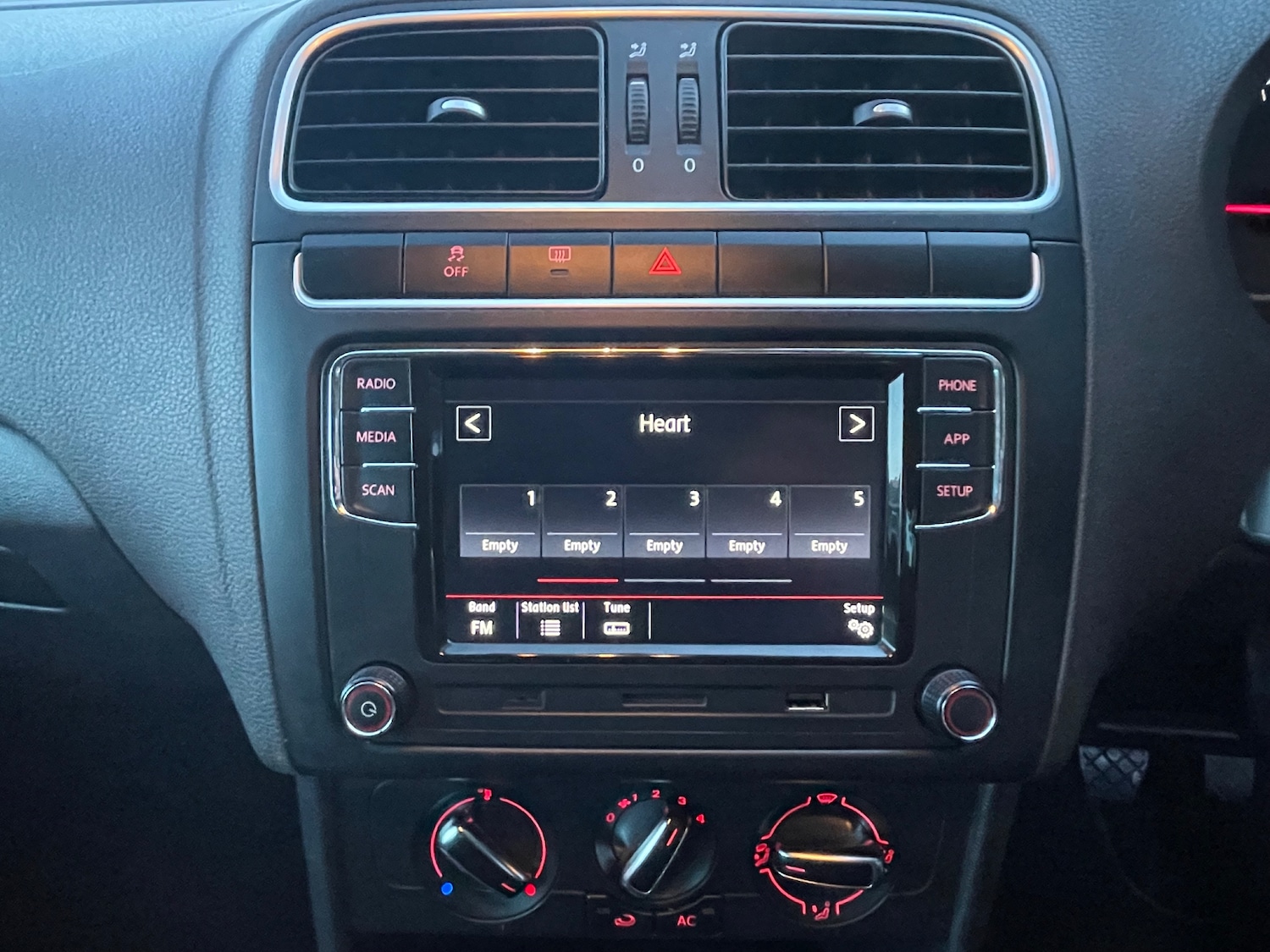 Used Volkswagen Polo 2012 for sale - 77161274: Photo 24