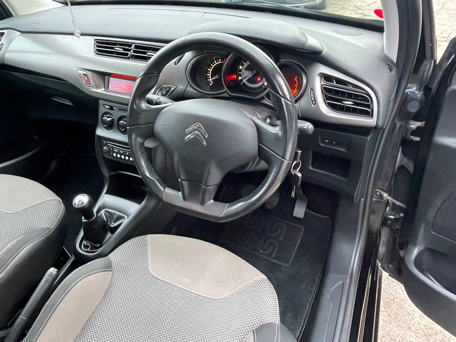 Used Citroen C3 2015 for sale - 76369064: Photo 21