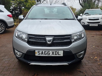 Used Dacia Sandero Stepway 2016 for sale - 76655640: Photo