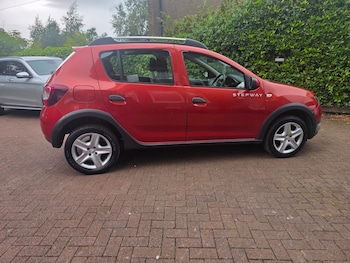 Used Dacia Sandero Stepway 2015 for sale - 79460501: Photo