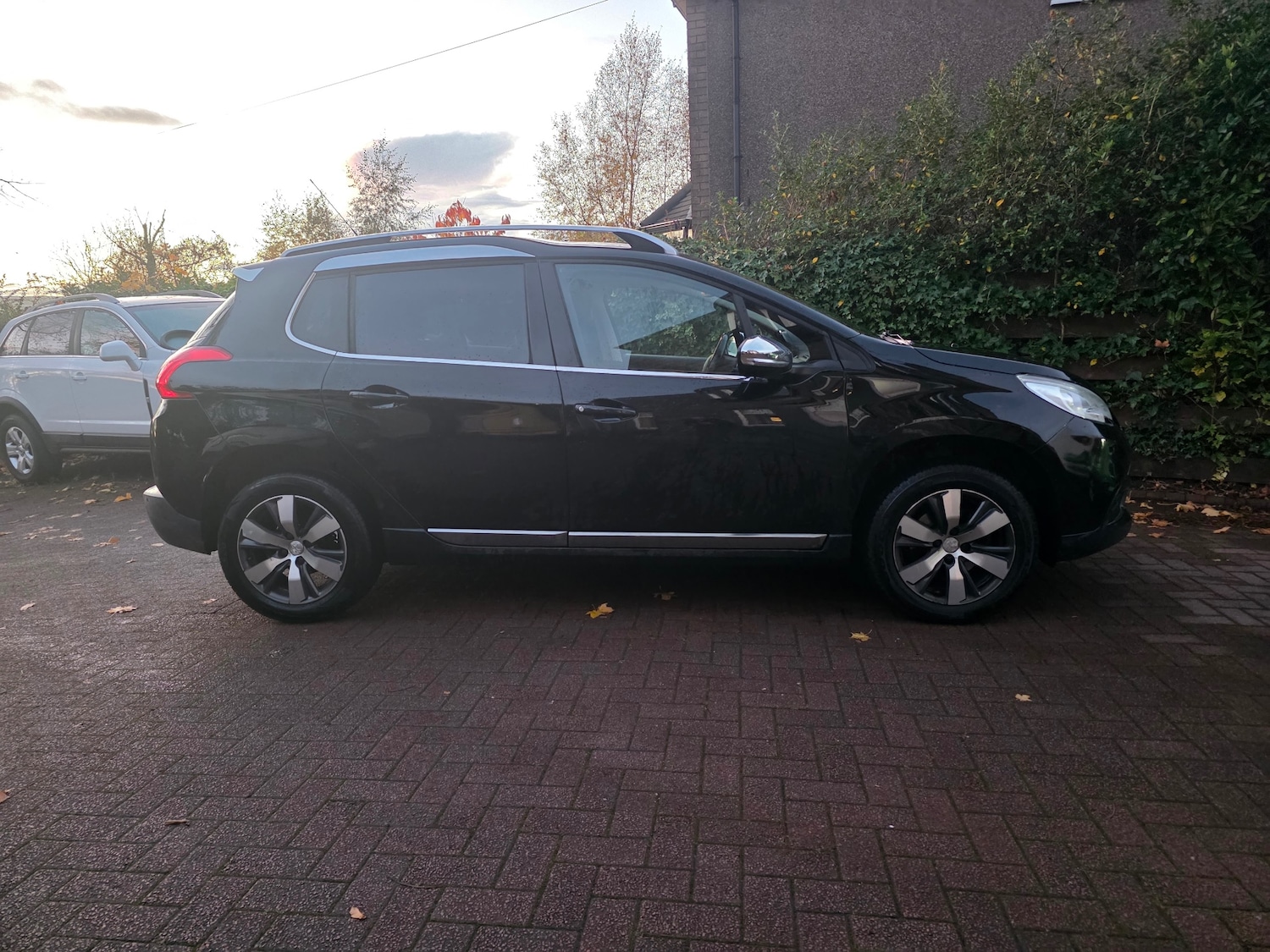 Used Peugeot 2008 2015 for sale - 76405496: Photo 3