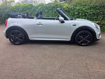 Used MINI Convertible 2018 for sale - 78210477: Photo